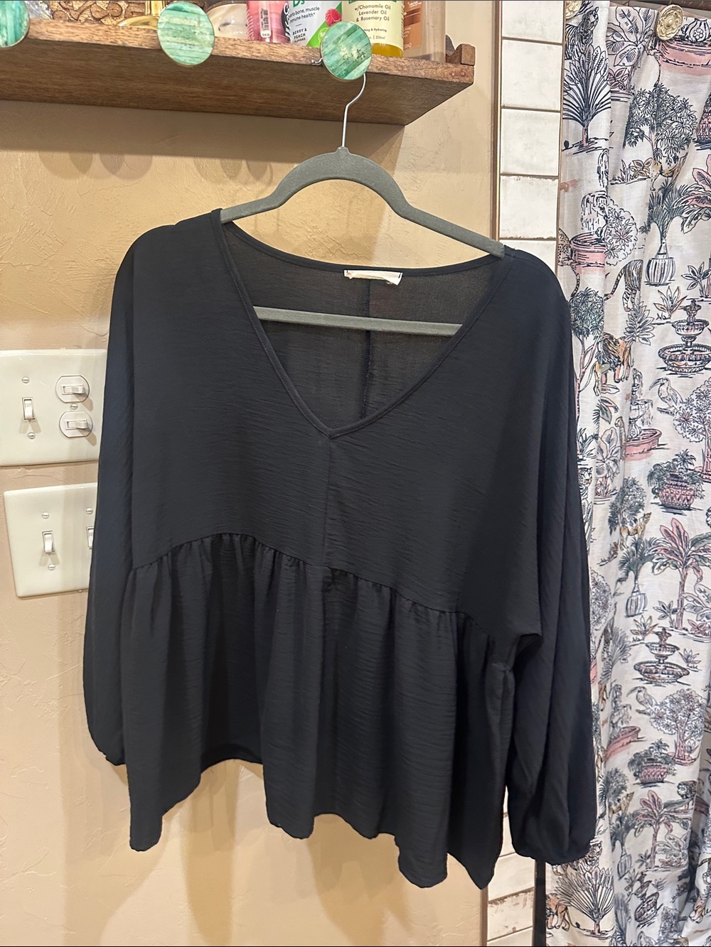 entro Black V-Neck Peplum Blouse